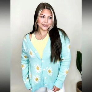 Boutique Daisy Dearest Floral Cardigan - Medium NWT